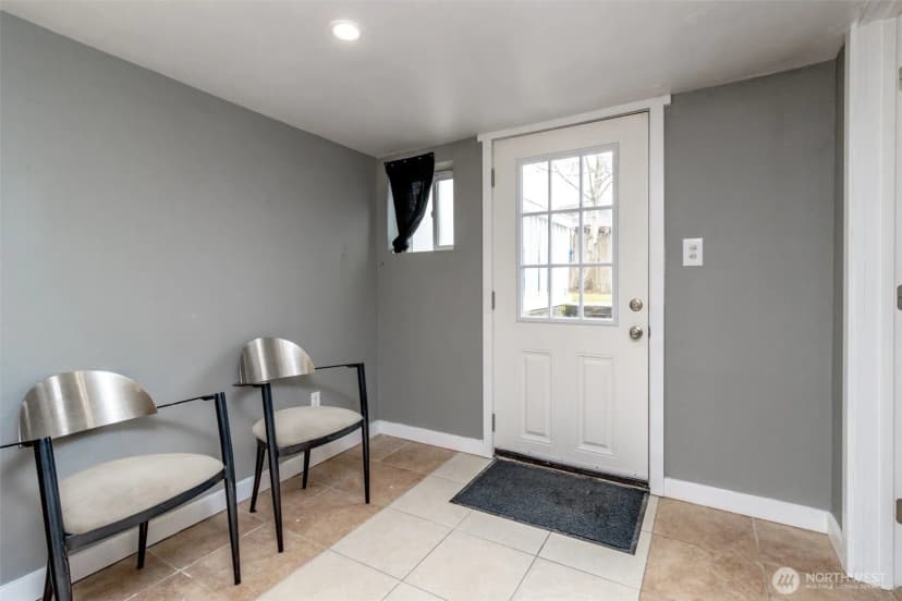 Property photo for 10033 Des Moines Memorial Drive S, Seattle photo 27
