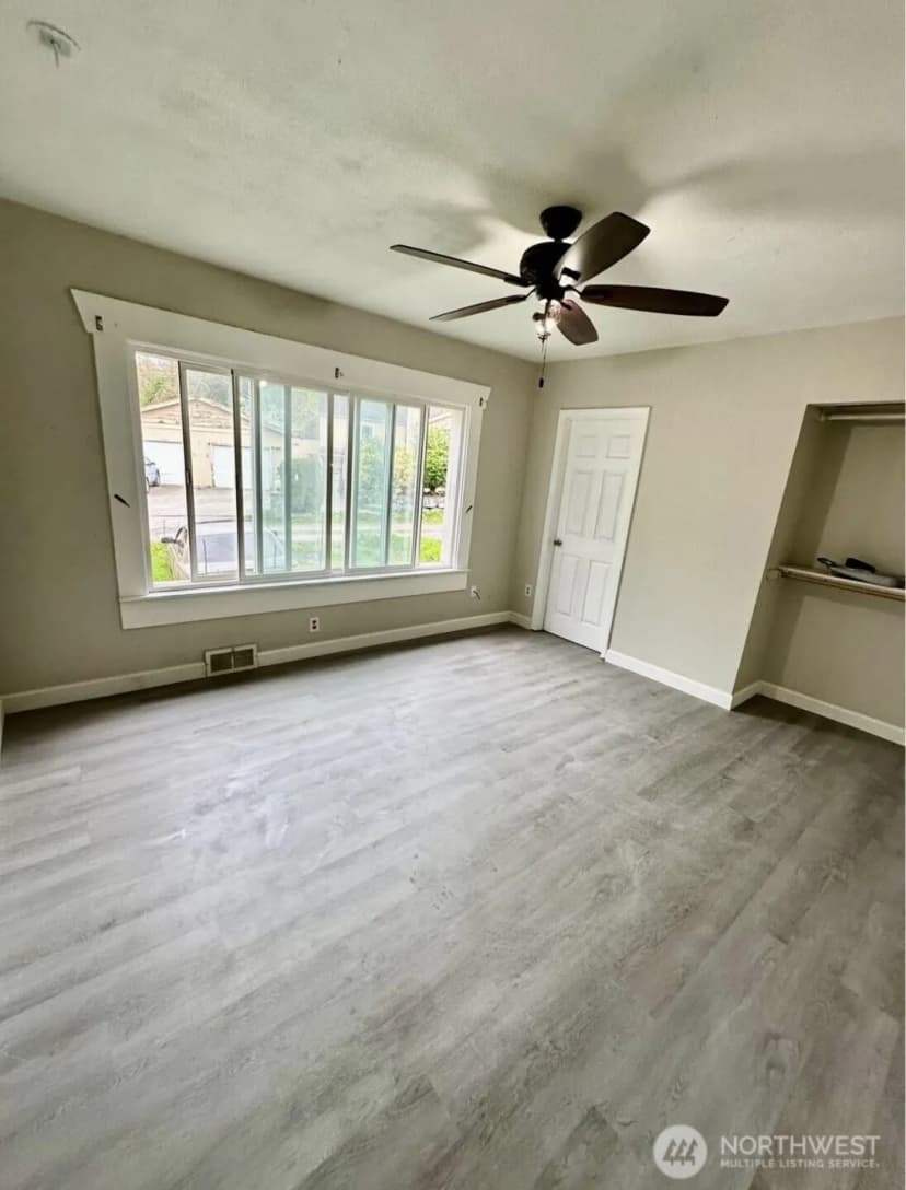Property photo for 10033 Des Moines Memorial Drive S, Seattle photo 14