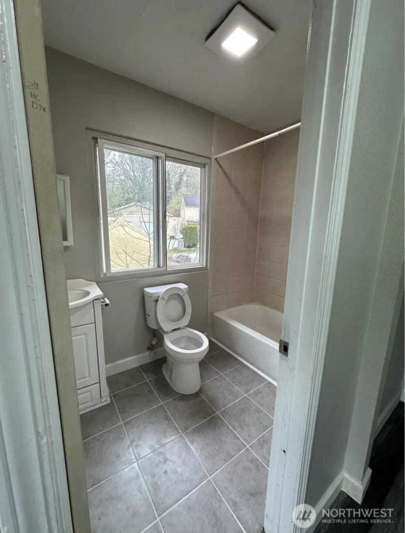 Property photo for 10033 Des Moines Memorial Drive S, Seattle photo 10