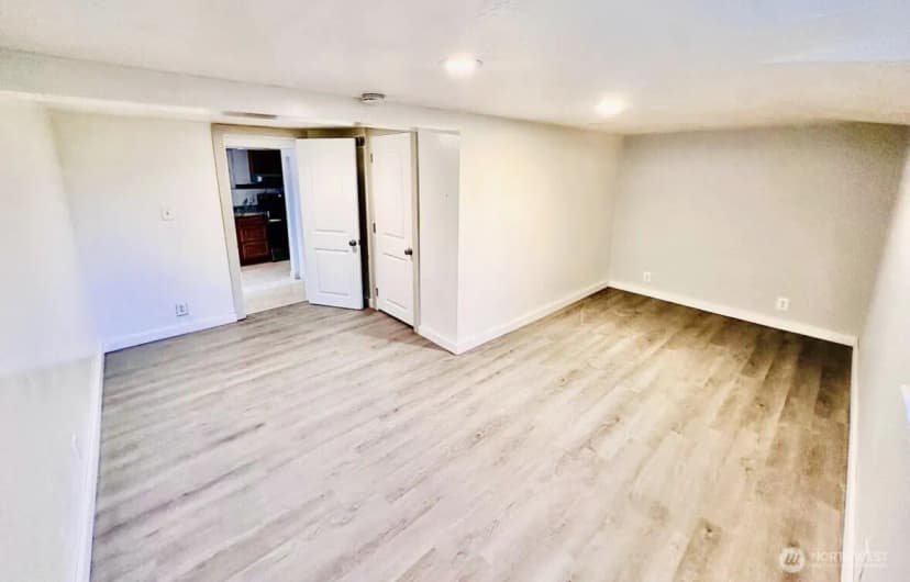 Property photo for 10033 Des Moines Memorial Drive S, Seattle photo 19