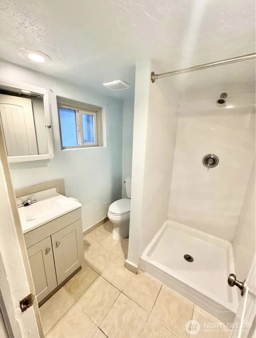 Property photo for 10033 Des Moines Memorial Drive S, Seattle photo 21