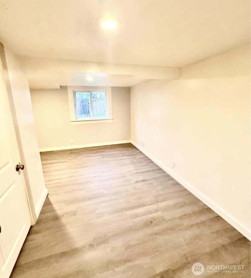 Property photo for 10033 Des Moines Memorial Drive S, Seattle photo 17
