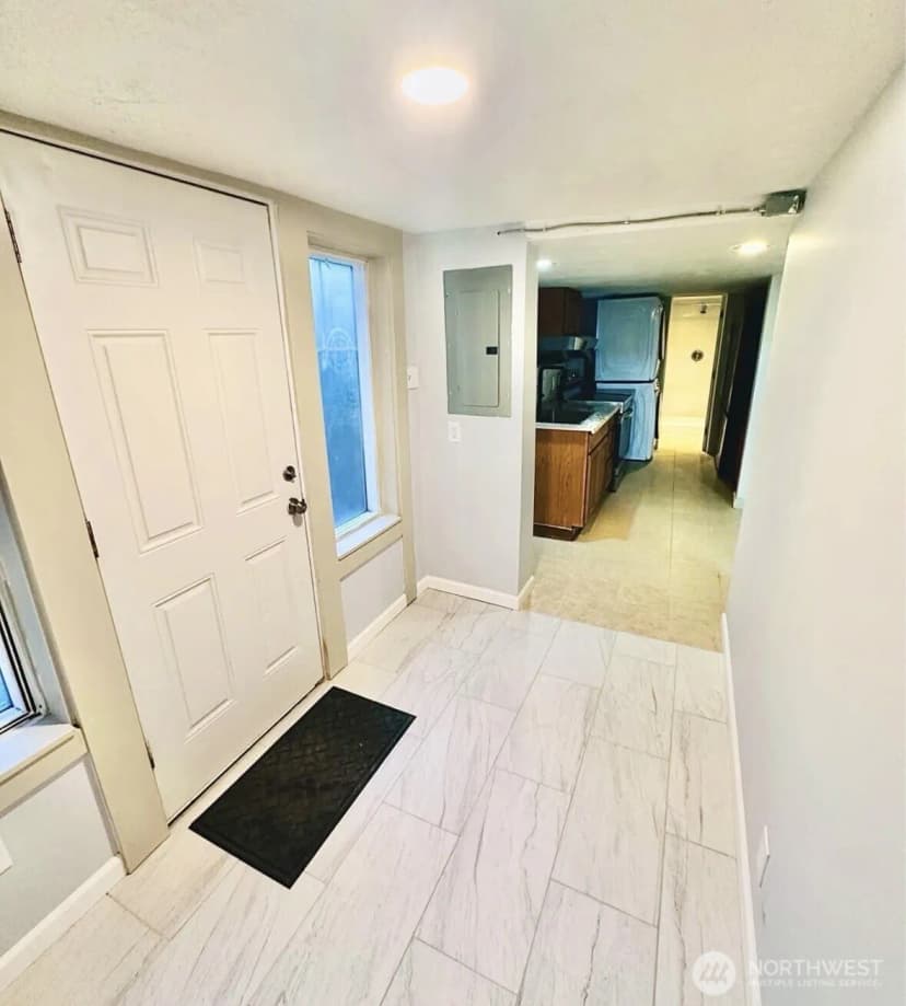 Property photo for 10033 Des Moines Memorial Drive S, Seattle photo 22