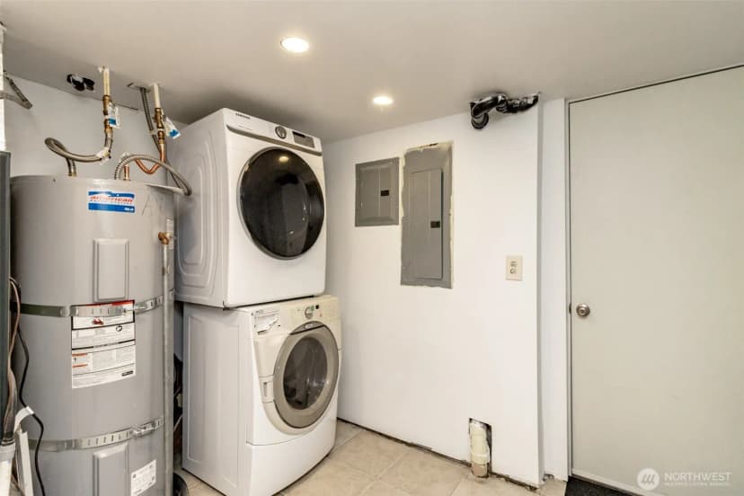 Property photo for 10033 Des Moines Memorial Drive S, Seattle photo 30