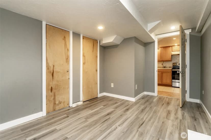Property photo for 10033 Des Moines Memorial Drive S, Seattle photo 32