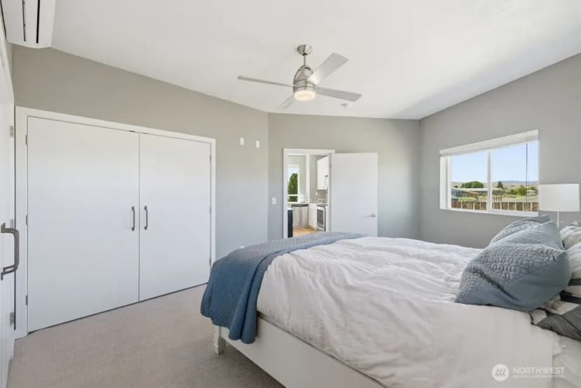 Property photo for 406 Island View Sw, Mattawa photo 19
