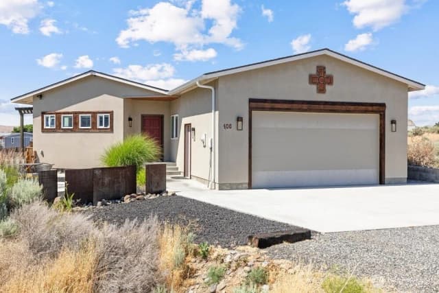 Property photo for 406 Island View Sw, Mattawa
