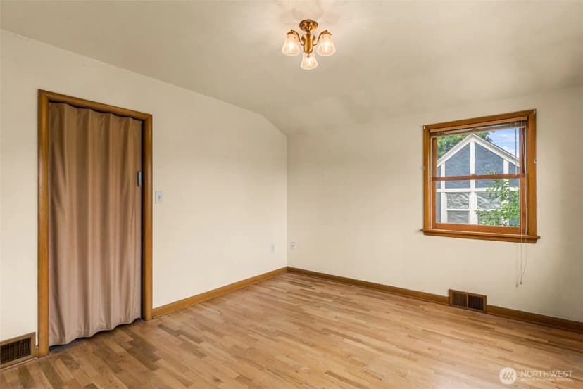 Property photo for 19 N Garfield Avenue, Wenatchee photo 14