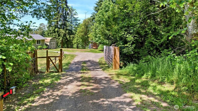 Property photo for 12742 Banner Road Se, Olalla photo 3