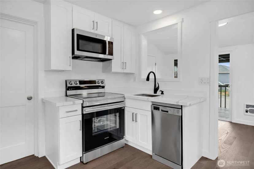 Property photo for 2928 Nassau Street, Everett photo 10