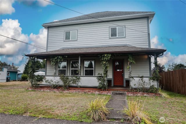 Property photo for 408 F Street, Cosmopolis