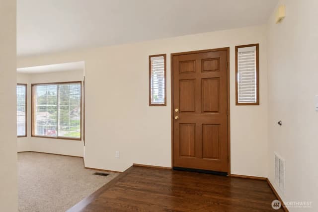 Property photo for 31447 117th Place Se, Auburn photo 3