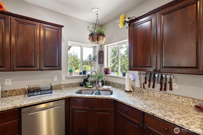 Property photo for 10810 130th Street Nw, Gig Harbor photo 5