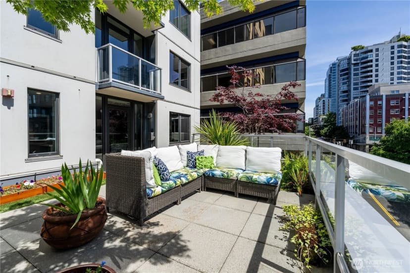 Property photo for 76 Cedar Street #708, Seattle photo 2