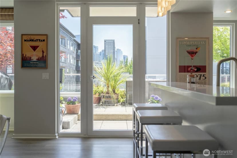 Property photo for 76 Cedar Street #708, Seattle photo 8