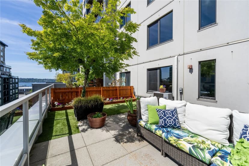 Property photo for 76 Cedar Street #708, Seattle photo 4