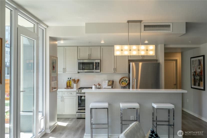 Property photo for 76 Cedar Street #708, Seattle photo 12
