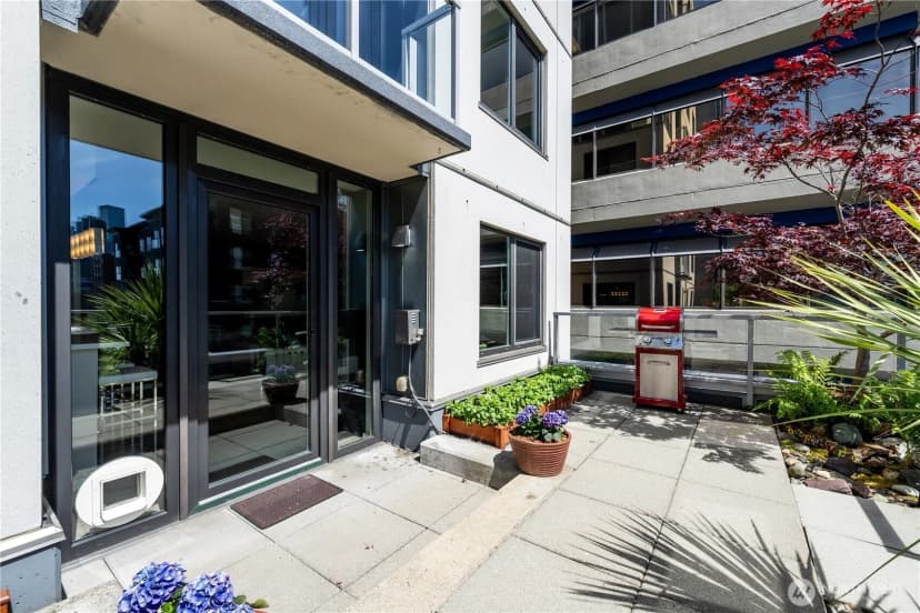 Property photo for 76 Cedar Street #708, Seattle photo 7