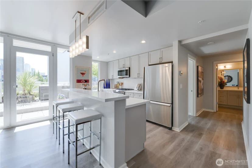 Property photo for 76 Cedar Street #708, Seattle photo 9