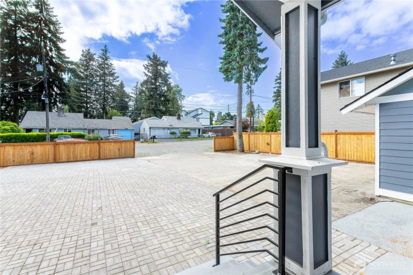 Property photo for 12260 3rd Avenue Sw, Burien photo 16