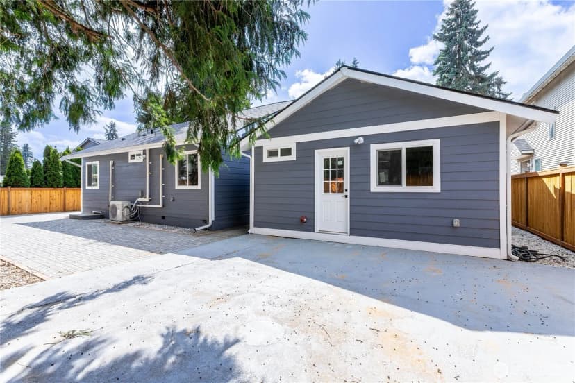 Property photo for 12260 3rd Avenue Sw, Burien photo 27