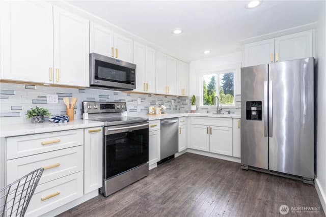 Property photo for 12260 3rd Avenue Sw, Burien photo 5