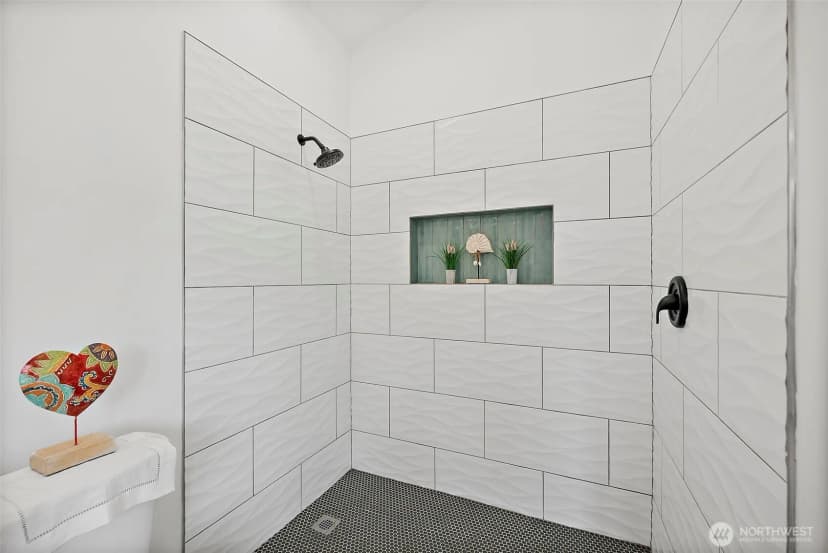 Property photo for 7544 Sandy Point Beach Road Ne, Olympia photo 22