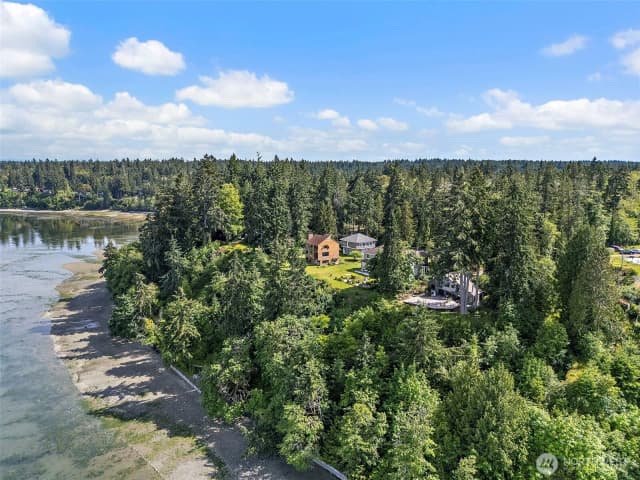 Property photo for 7544 Sandy Point Beach Road Ne, Olympia photo 5