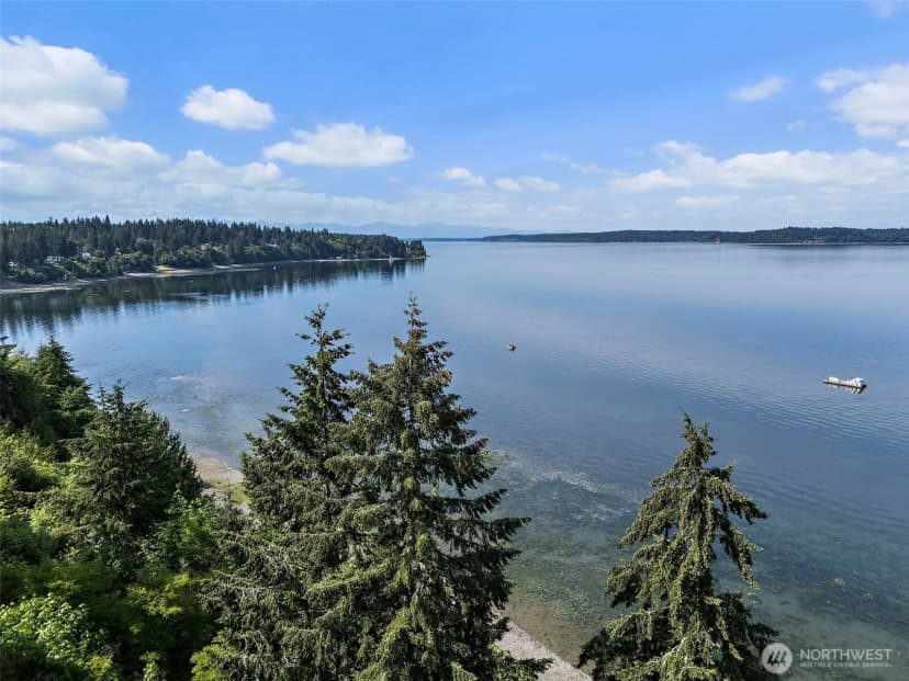 Property photo for 7544 Sandy Point Beach Road Ne, Olympia photo 6