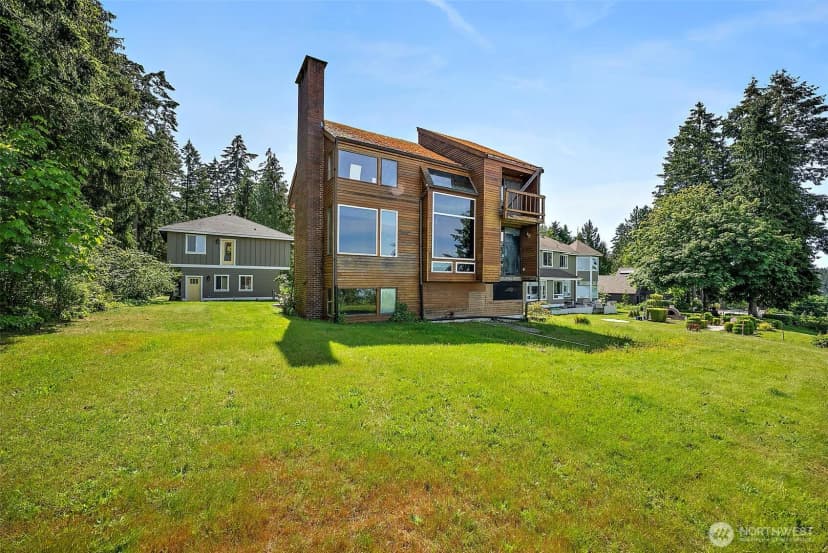 Property photo for 7544 Sandy Point Beach Road Ne, Olympia photo 2