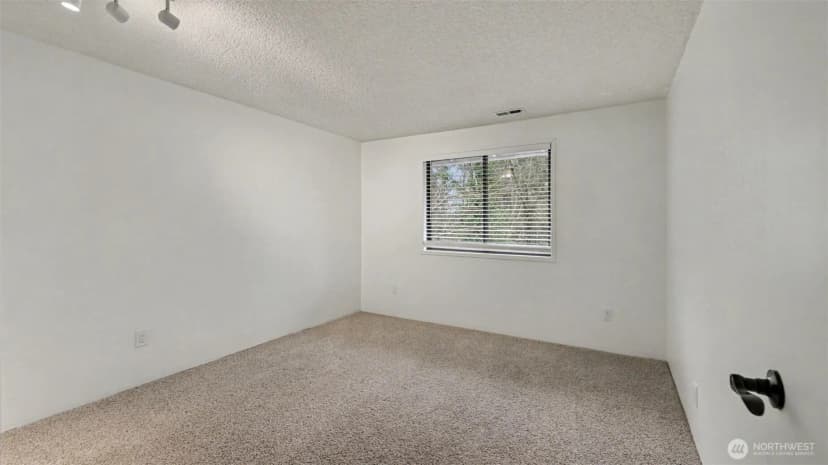 Property photo for 26118 147th Place Se, Kent photo 18