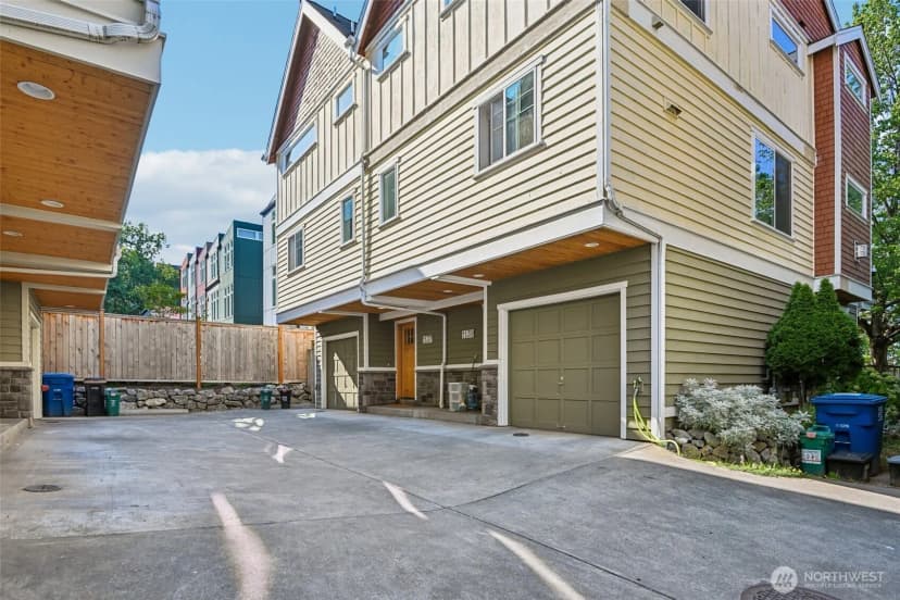 Property photo for 1137 26th Avenue, Seattle photo 2