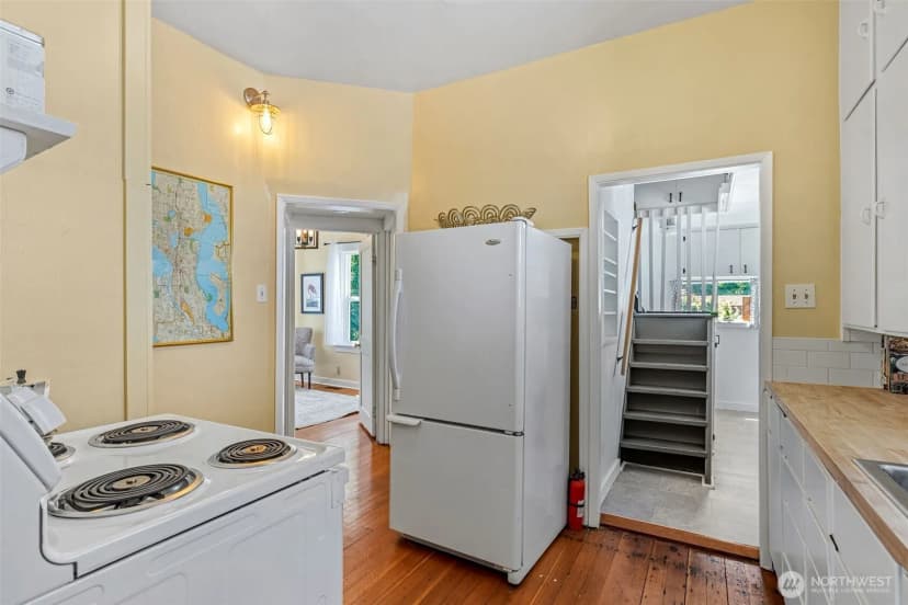 Property photo for 7729 12th Avenue Sw, Seattle photo 8