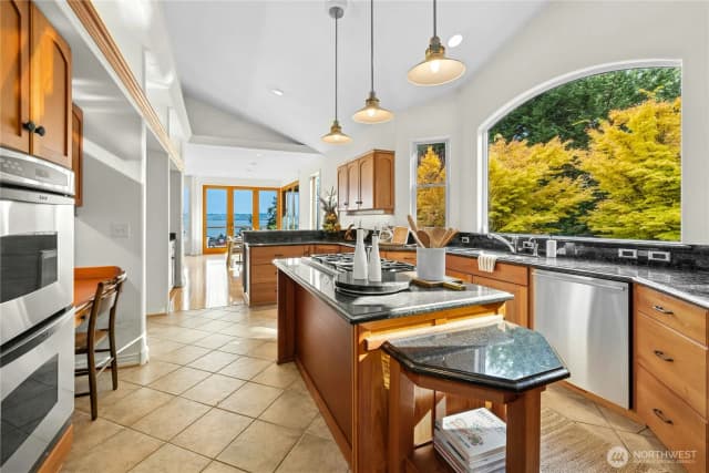 Property photo for 21322 Ne President Point Road, Kingston photo 5