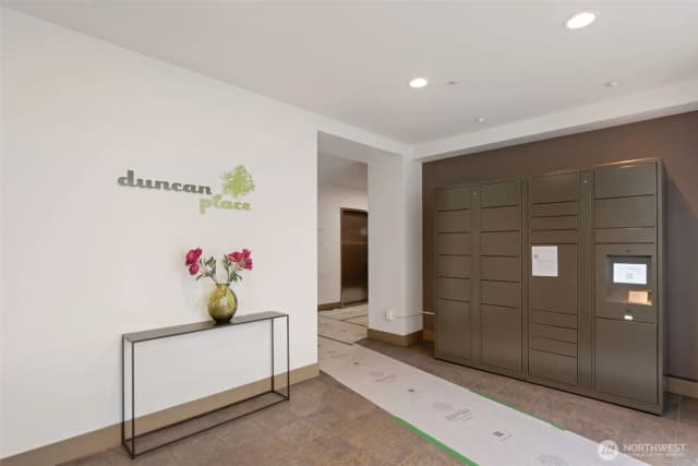 Property photo for 4547 8th Avenue Ne #203, Seattle photo 4
