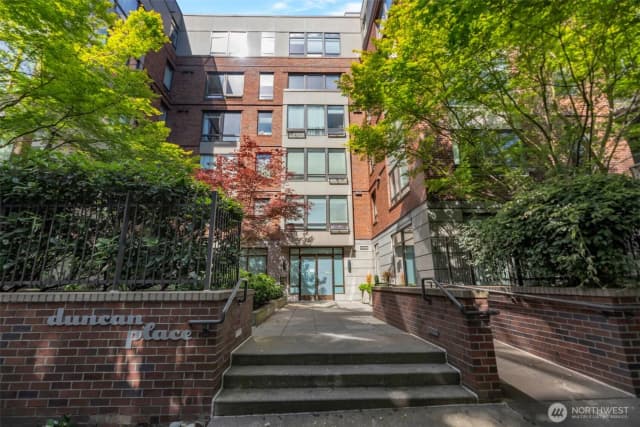 Property photo for 4547 8th Avenue Ne #203, Seattle photo 2