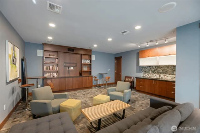 Property photo for 4547 8th Avenue Ne #203, Seattle photo 3