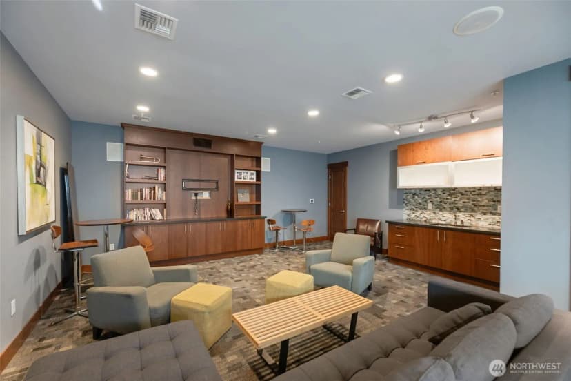 Property photo for 4547 8th Avenue Ne #203, Seattle photo 3