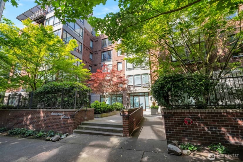 Property photo for 4547 8th Avenue Ne #203, Seattle photo 20