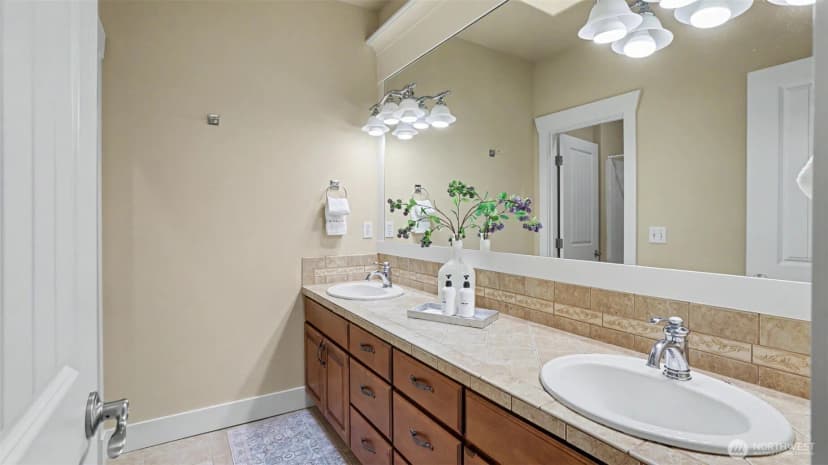 Property photo for 16906 46th Place S, Sea Tac photo 28