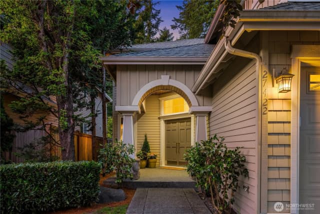 Property photo for 27422 Se 8th Place, Sammamish photo 3