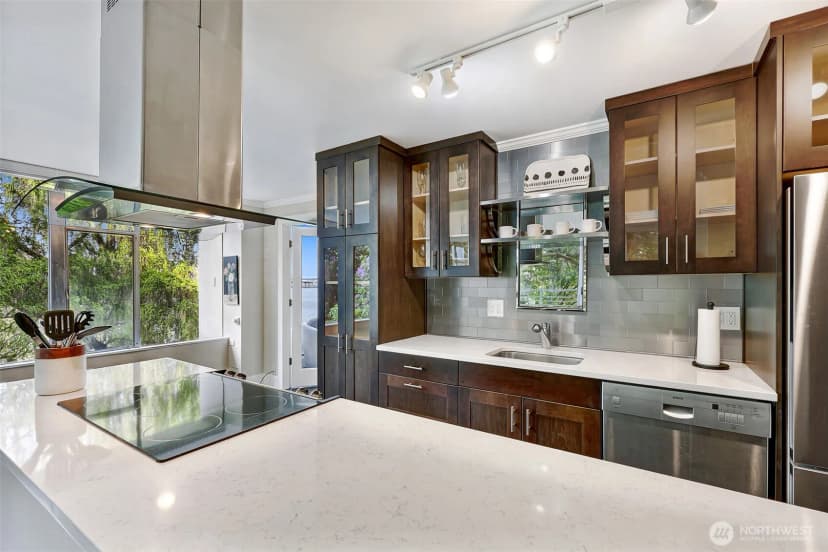Property photo for 2040 43rd Avenue E #201, Seattle photo 10