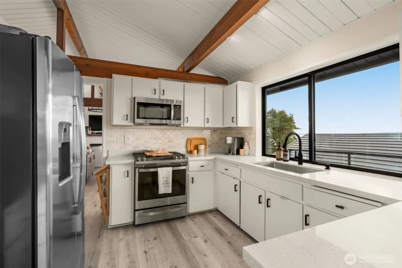 Property photo for 2606 Nw 201st Street, Shoreline photo 16