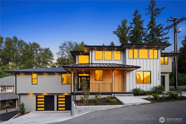 Property photo for 19926 68th Avenue Ne, Kenmore