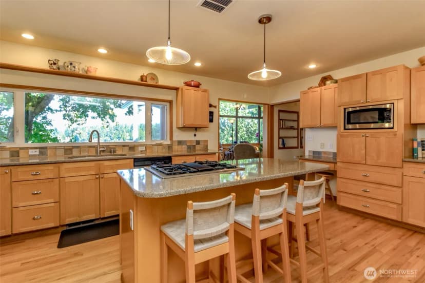 Property photo for 7902 Kelly Beach Road, Olympia photo 23