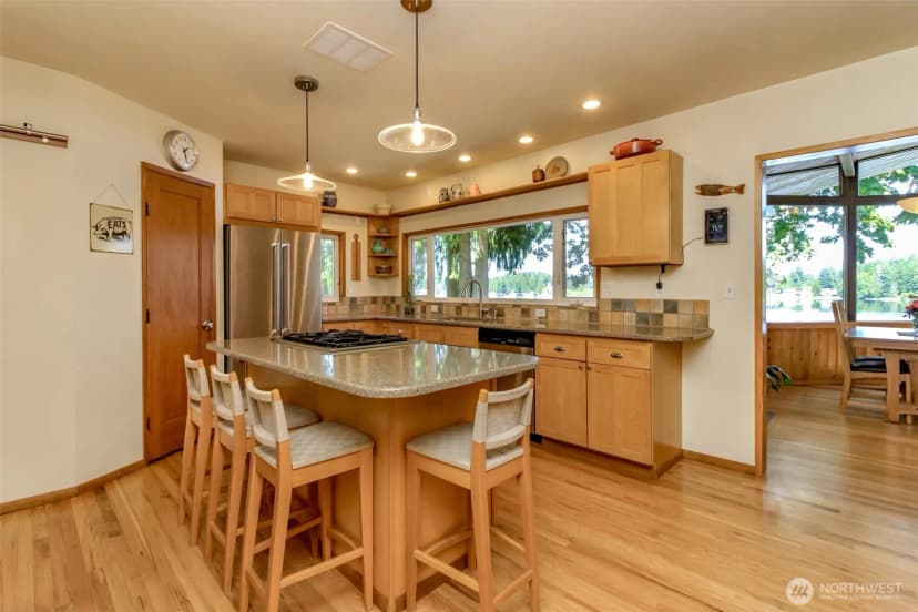 Property photo for 7902 Kelly Beach Road, Olympia photo 21