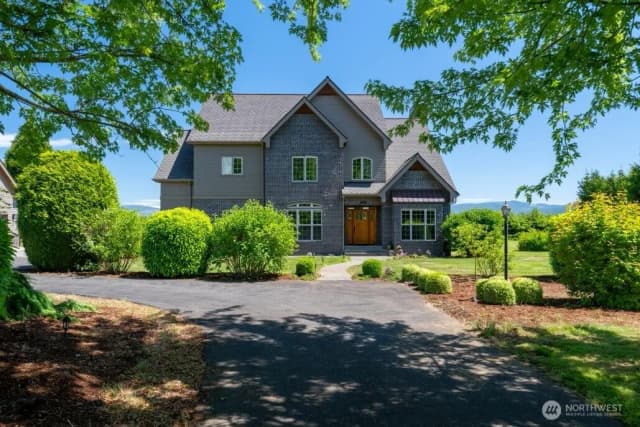 Property photo for 794 W Smith Road, Bellingham