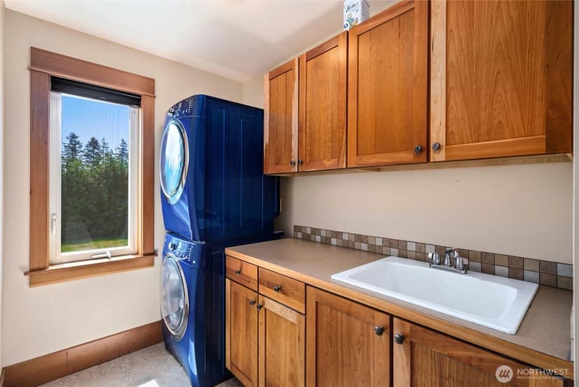 Property photo for 794 W Smith Road, Bellingham photo 19
