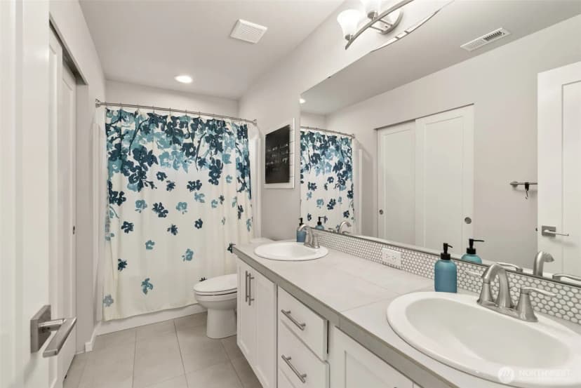 Property photo for 9633 S 209th Street, Kent photo 26
