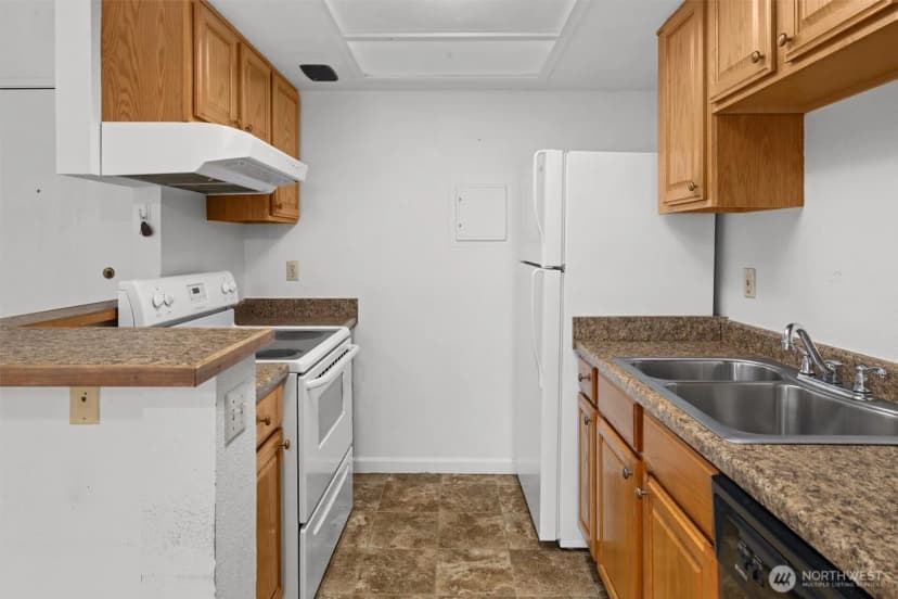 Property photo for 14645 Ne 34th Street #c24, Bellevue photo 8